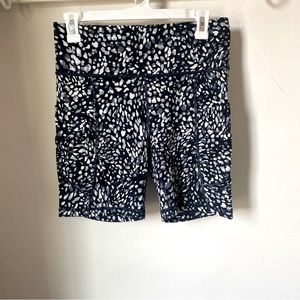 Athleta 6 inch bike shorts